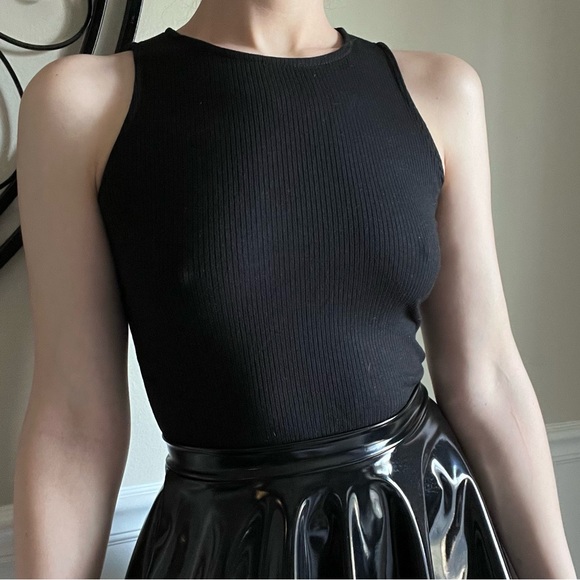 SOLD⚡️✨NWOT✨FASHION NOVA strappy open back top - Picture 2 of 8